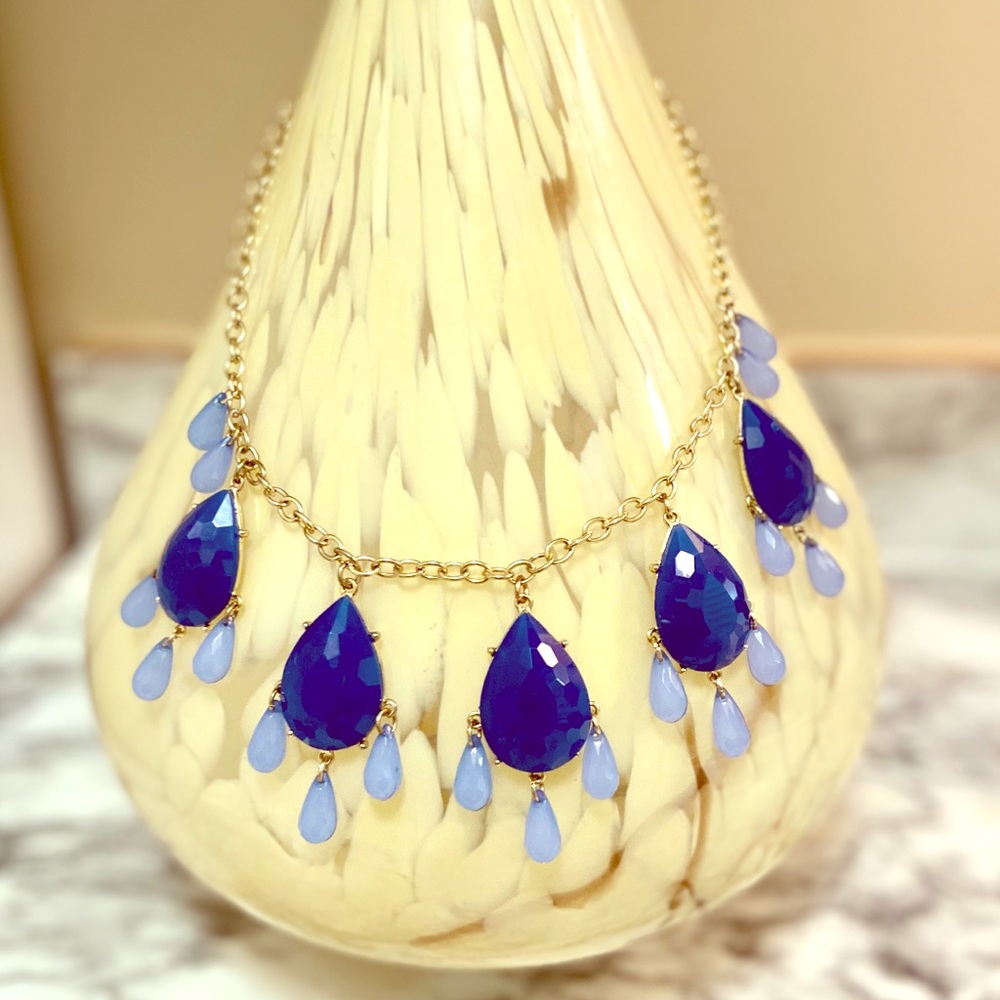 Boutique blue gems dangling necklace